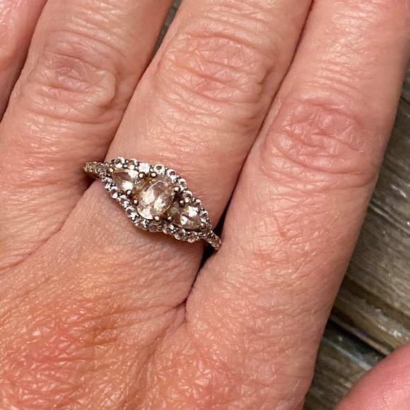Jewelry - Morganite and white topaz GO925 ring